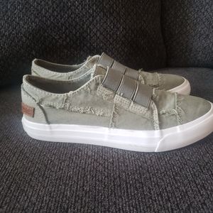 Rocketdog women's slip ons